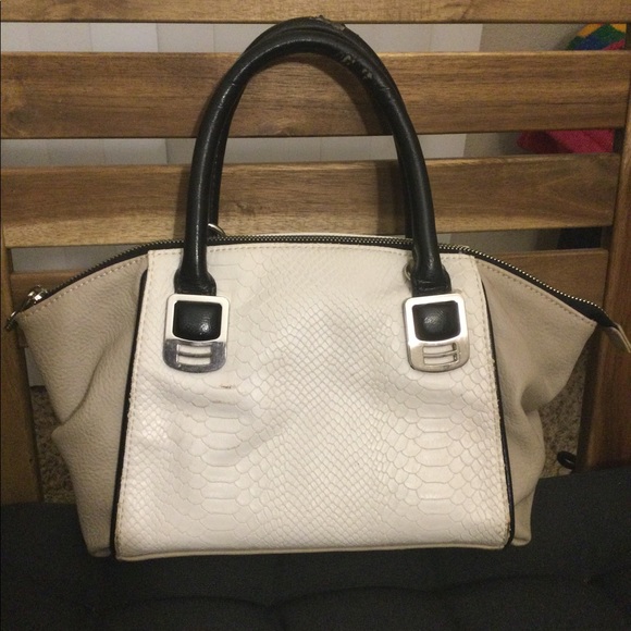 Steve Madden Hand painted Frida Kahlo hand bag - Picture 4 of 6